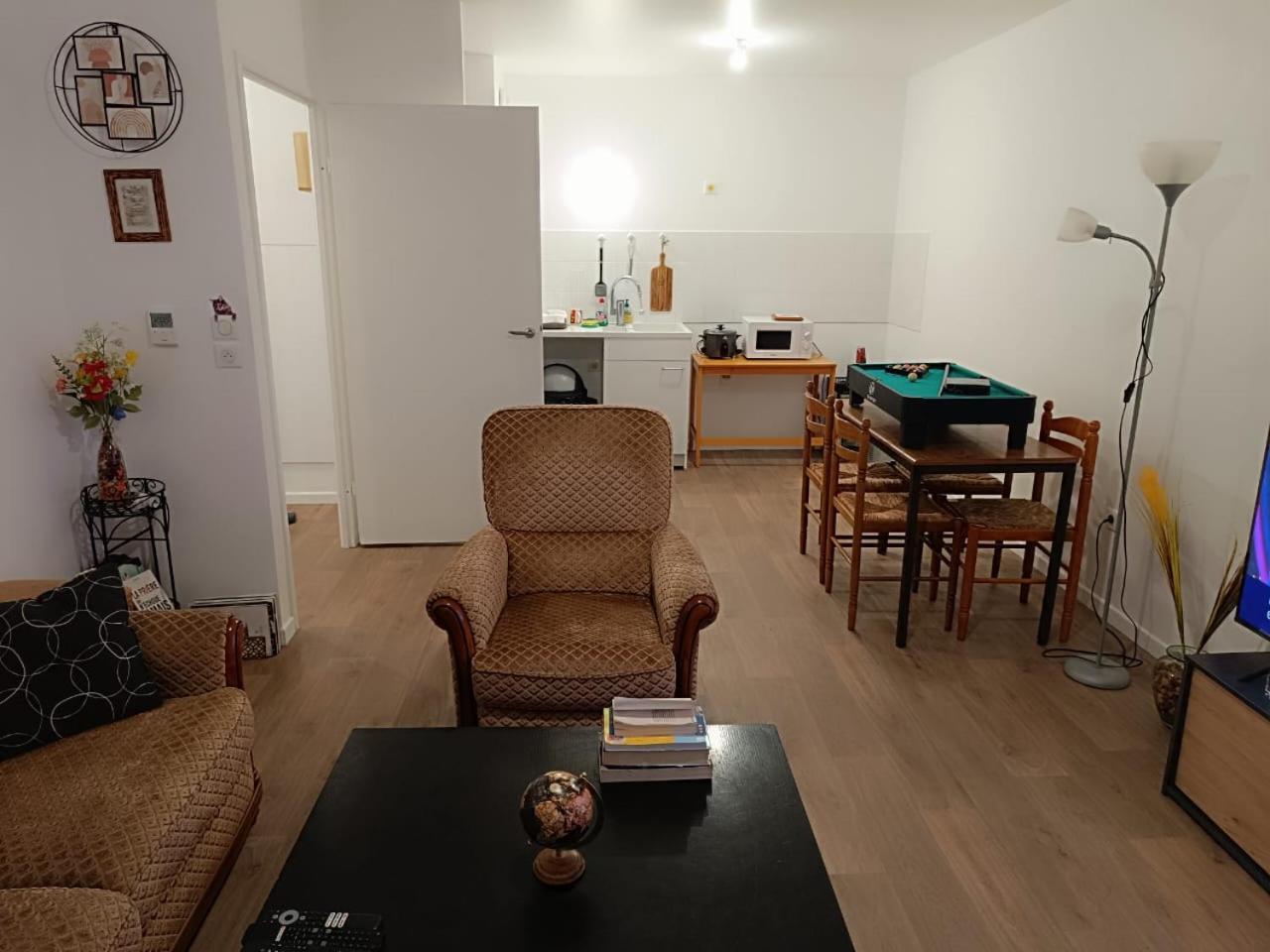 Bel Appartement Disponible Conflans-Sainte-Honorine Exterior foto